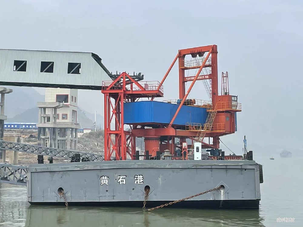 3000T/h圆弧轨道式装船机